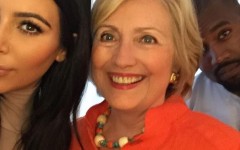 Kim Kardashian dolblij met selfie met Hillary Clinton